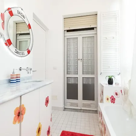 Appartement 100mq Deluxe - Walk To - Private Parking