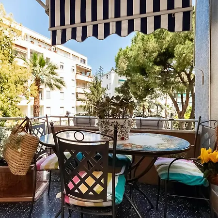 100mq Deluxe - Walk To - Private Parking San Remo
