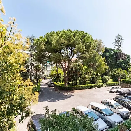 100mq Deluxe - Walk To - Private Parking Apartmán