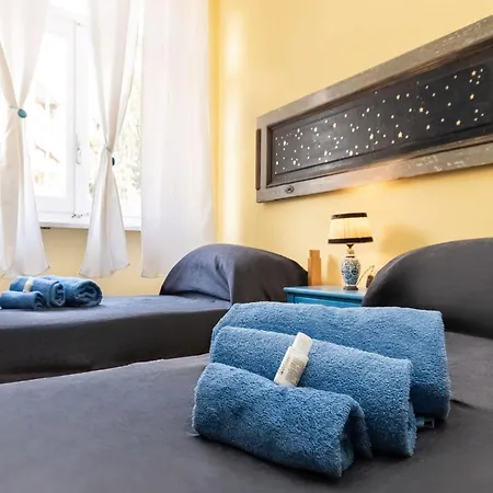 100mq Deluxe - Walk To - Private Parking *