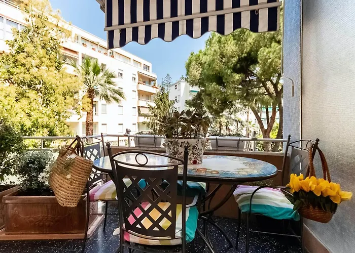 100mq Deluxe - Walk To - Private Parking Σαν Ρέμο