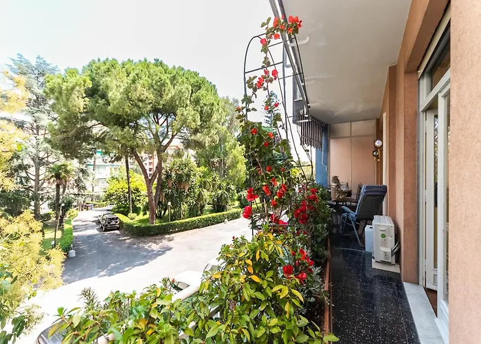 100mq Deluxe - Walk To - Private Parking * Σαν Ρέμο