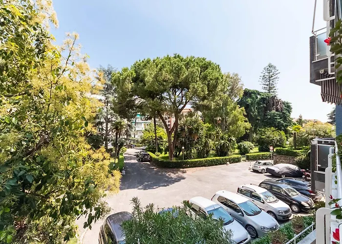 100mq Deluxe - Walk To - Private Parking 아파트