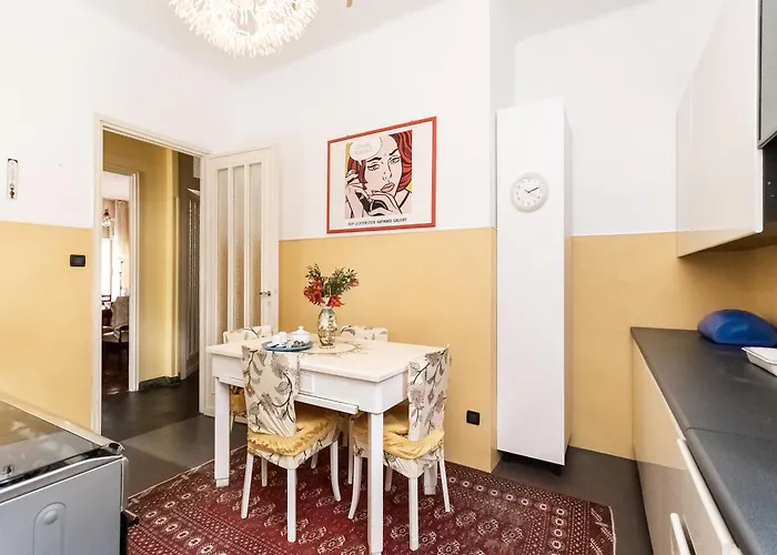 100mq Deluxe - Walk To - Private Parking *